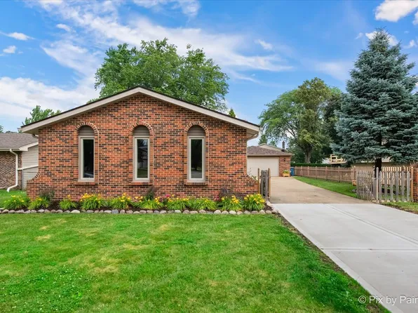1832 W Woodland Ave, Addison, IL 60101