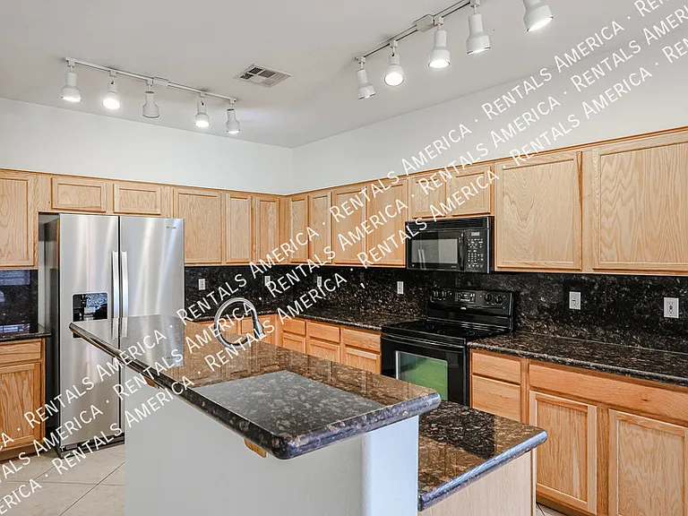 3481 E Vernon St — Photo 11