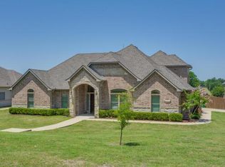 901 Summer Hill Ln, Red Oak, TX 75154