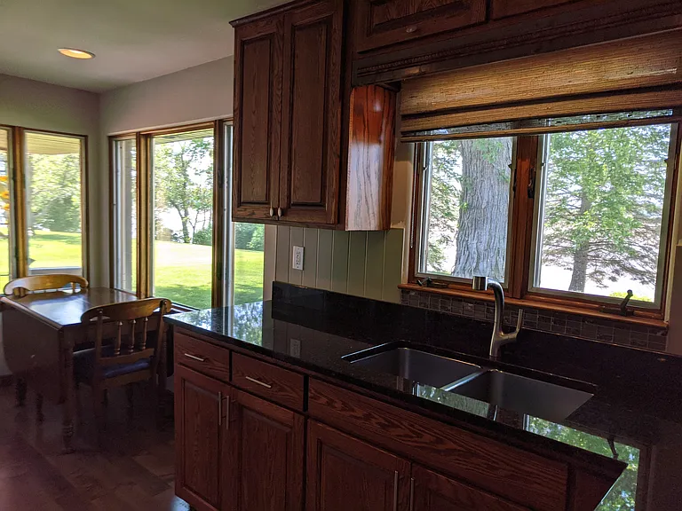 2471 N Lakeview Dr — Photo 6