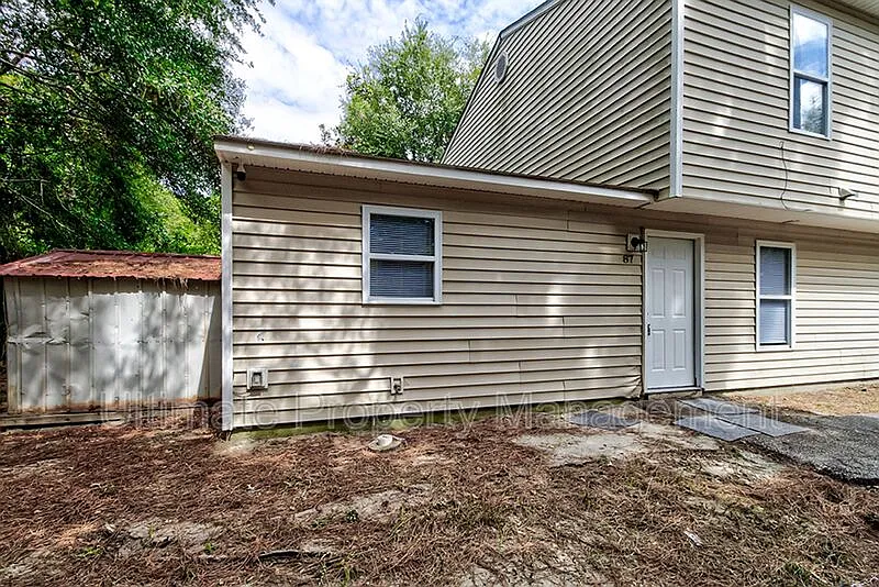3 bed, 2.0 bath, 1140 sqft, $1,250 — Photo 2
