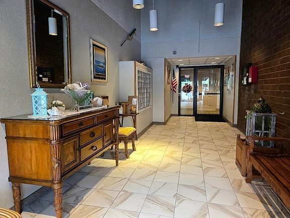 3rd image of 4234 N Main St APT 606