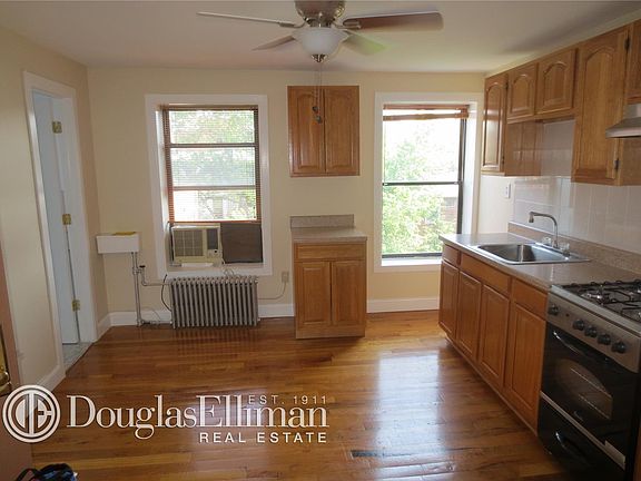 2nd image of 177 Sackett St APT 4