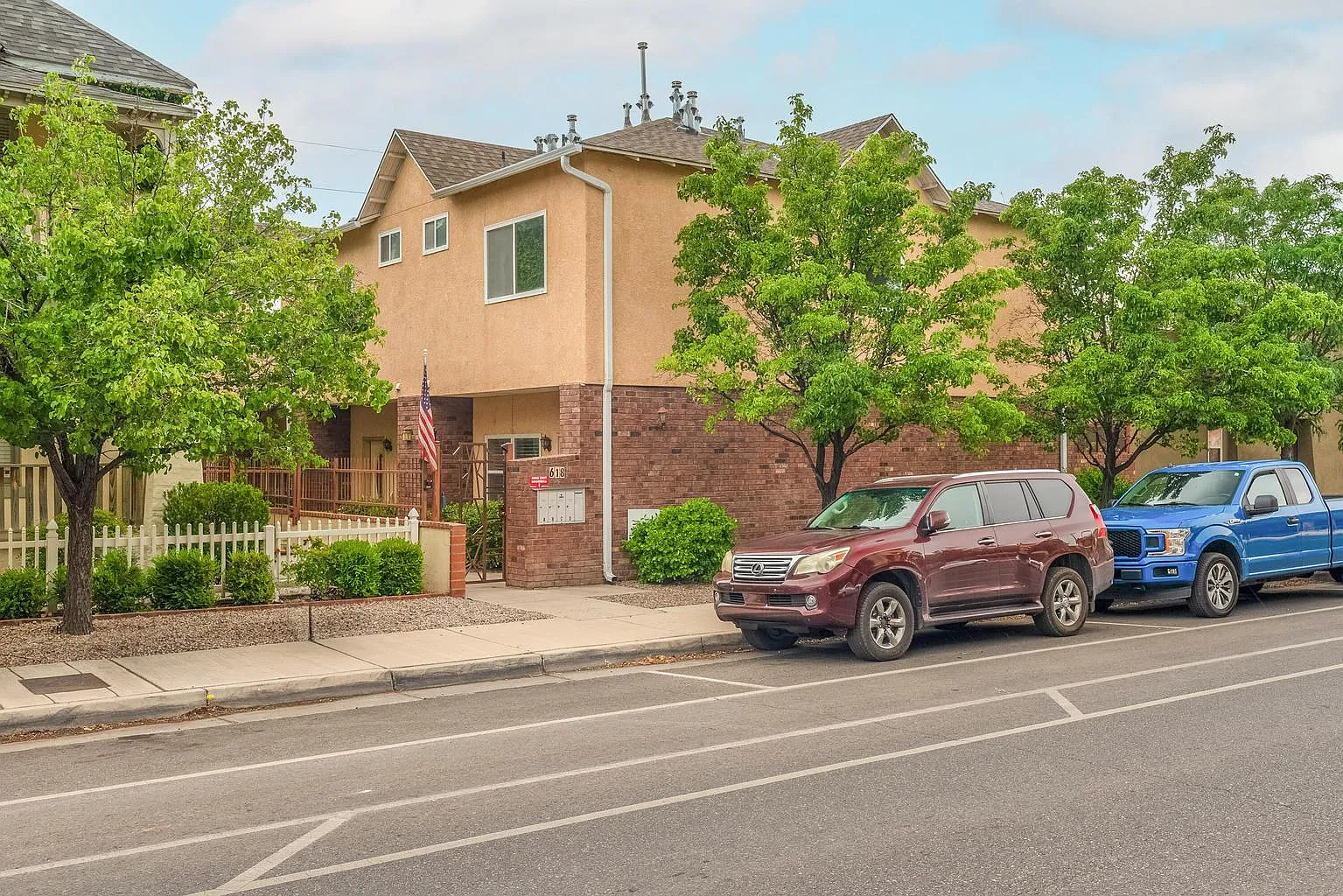 2 bed, 2.5 bath, 1058 sqft, $2,500 — Photo 1