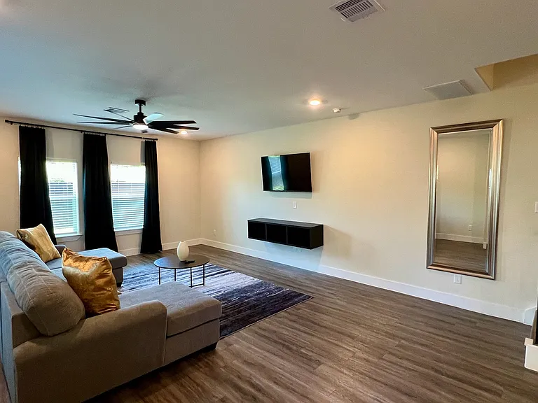 4509 Teton St — Photo 3