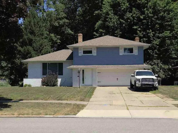 1051 E Dartmoor Ave, Seven Hills, OH 44131