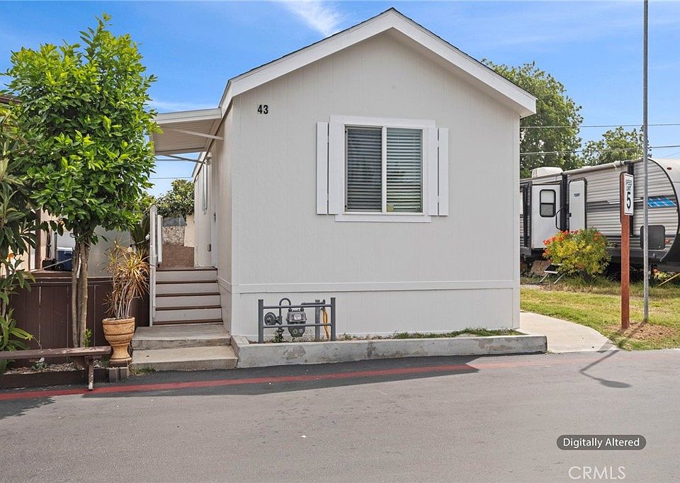 1st image of 7650 Balboa Blvd Spc 43