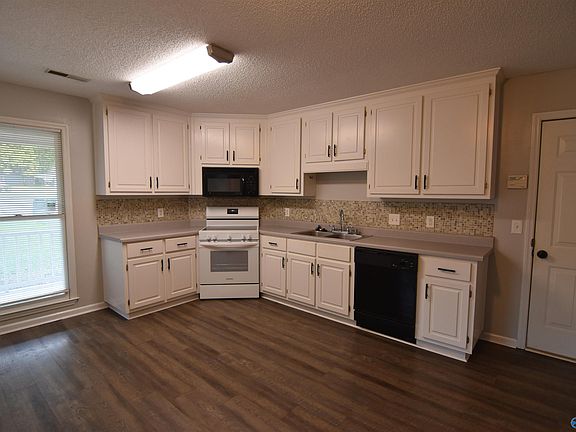 4th image of 103 Tess Cir NE
