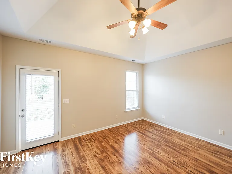 2132 Spaulding Pl — Photo 8