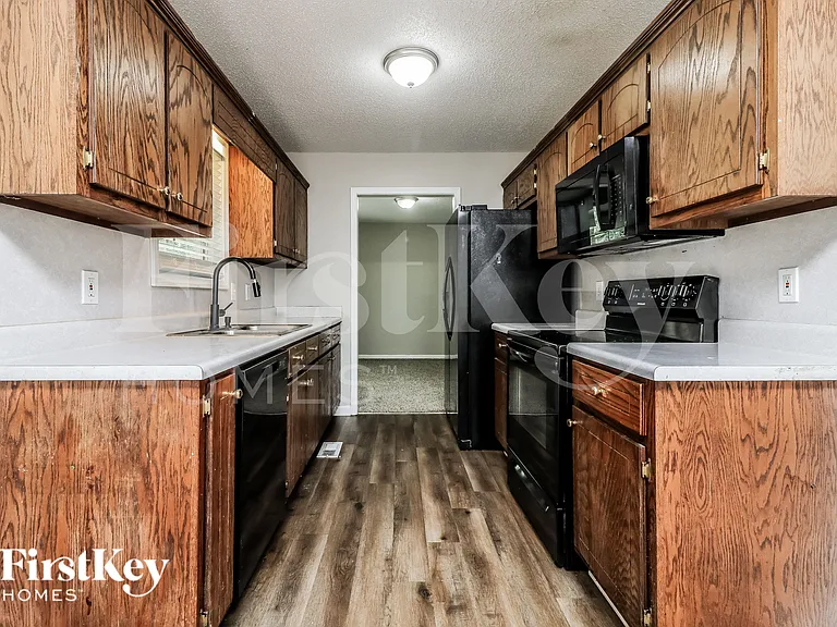 82 Broadlands Dr — Photo 9