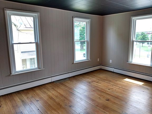4th image of 462 N Franklin St APT 2