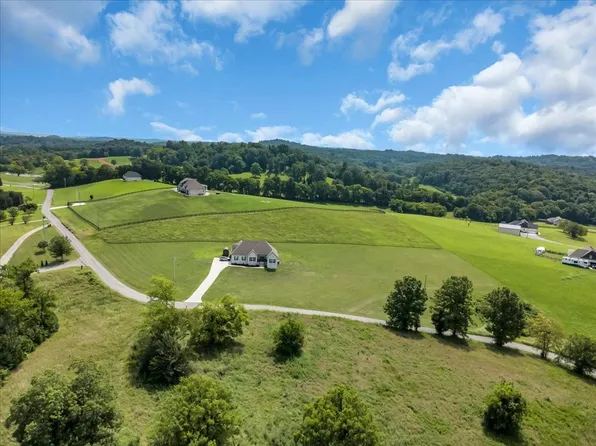 1301 Whiteside Hill Rd, Wartrace, TN 37183