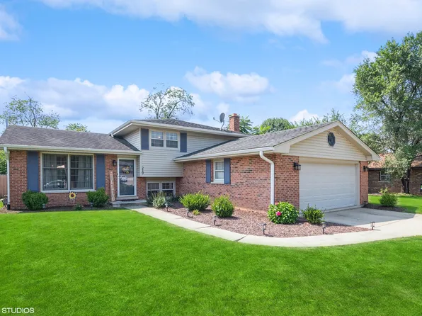 219 Poston Rd, Willow Springs, IL 60480