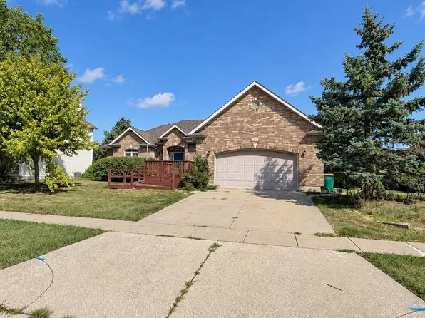 635 Nathan Lattin Ln, Sycamore, IL 60178