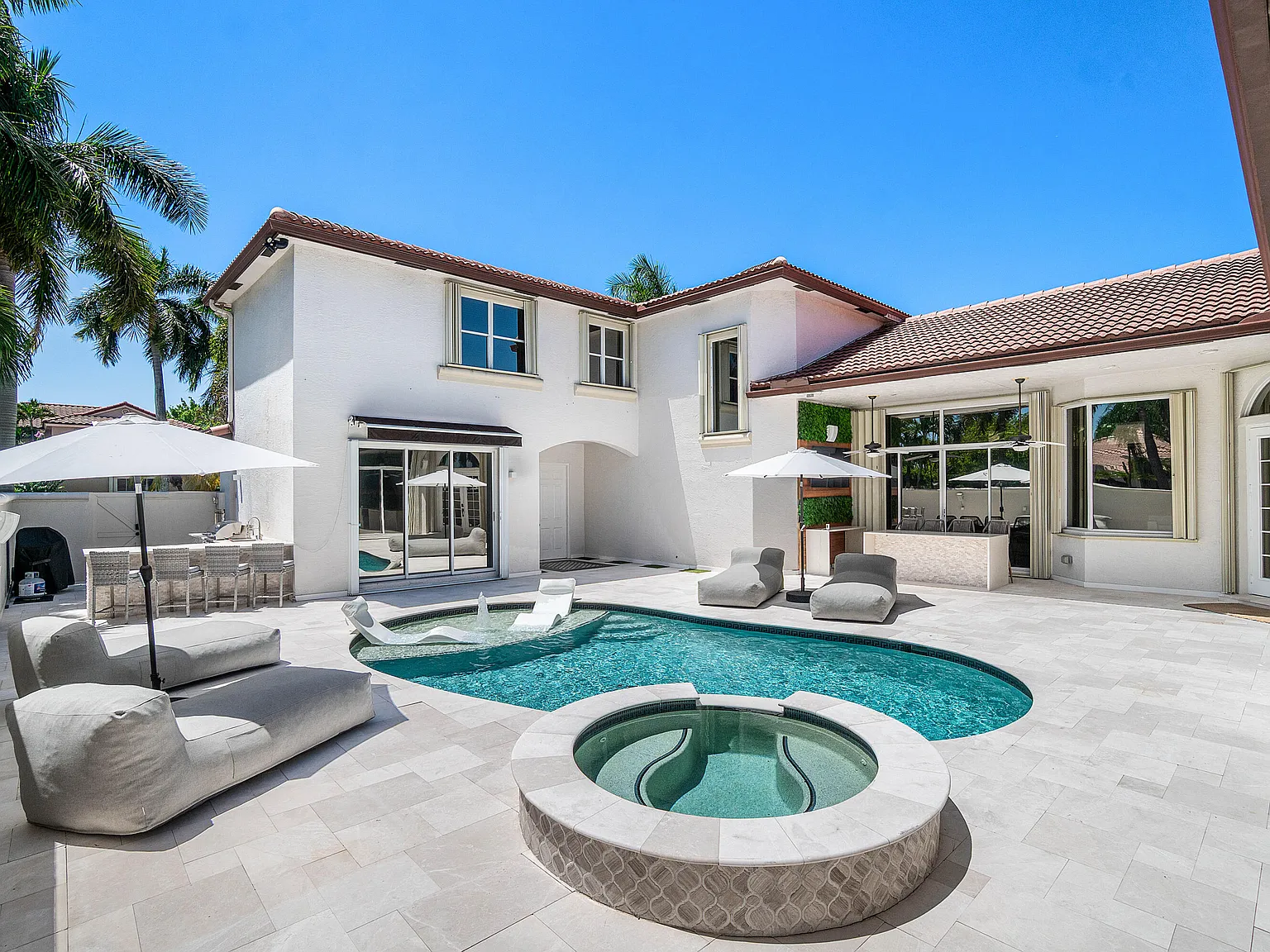 5 bed, 4.5 bath, 3421 sqft, $9,000 — Photo 1