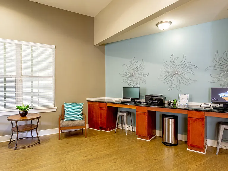 Avalon Apartments — Photo 29