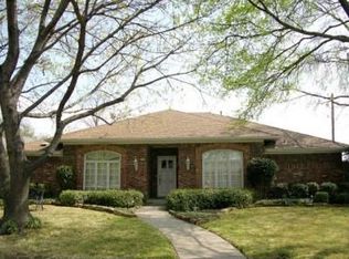 12126 Pleasant Valley Dr, Dallas, TX 75243