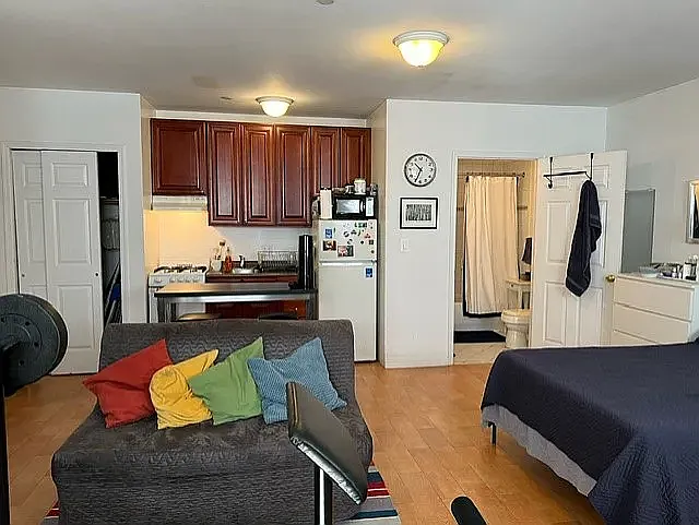 25-36 38th St #1F — Photo 4