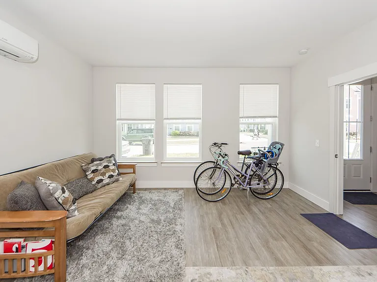 1665 Indy Dr — Photo 6