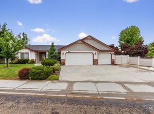 570 W Anton Dr, Meridian, ID 83646