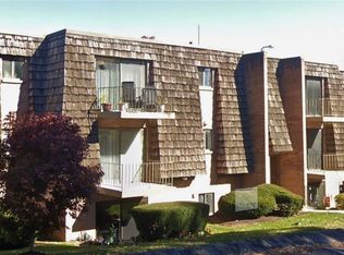 1434 Forest Green Dr, Coraopolis, PA 15108