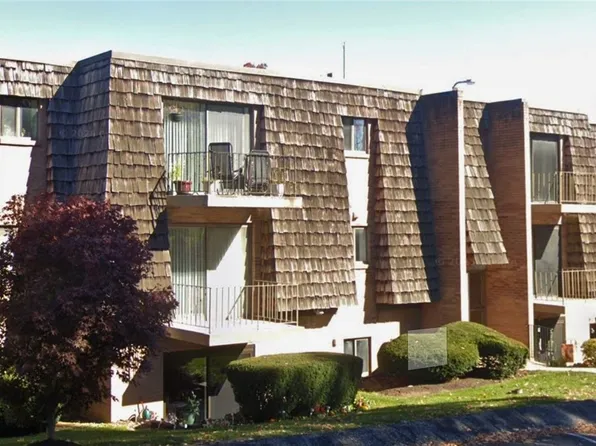 1434 Forest Green Dr, Coraopolis, PA 15108