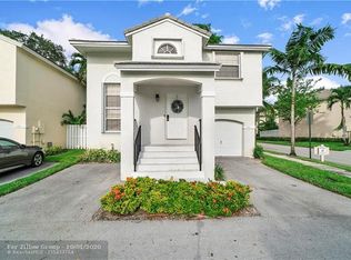 9835 NW 2nd St, Plantation, FL 33324