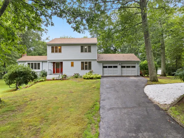 10 Beacon Hill Drive, Waterford, CT 06385