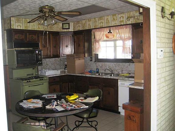 3rd image of 2324 Metairie Rd