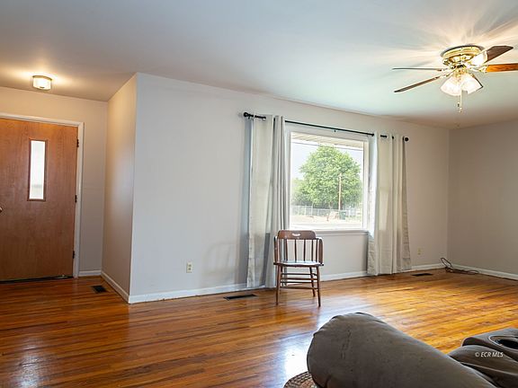 2nd image of 1112 Ruby Ave
