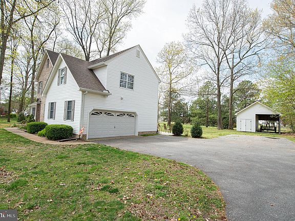 3rd image of 6371 Oxbridge Dr