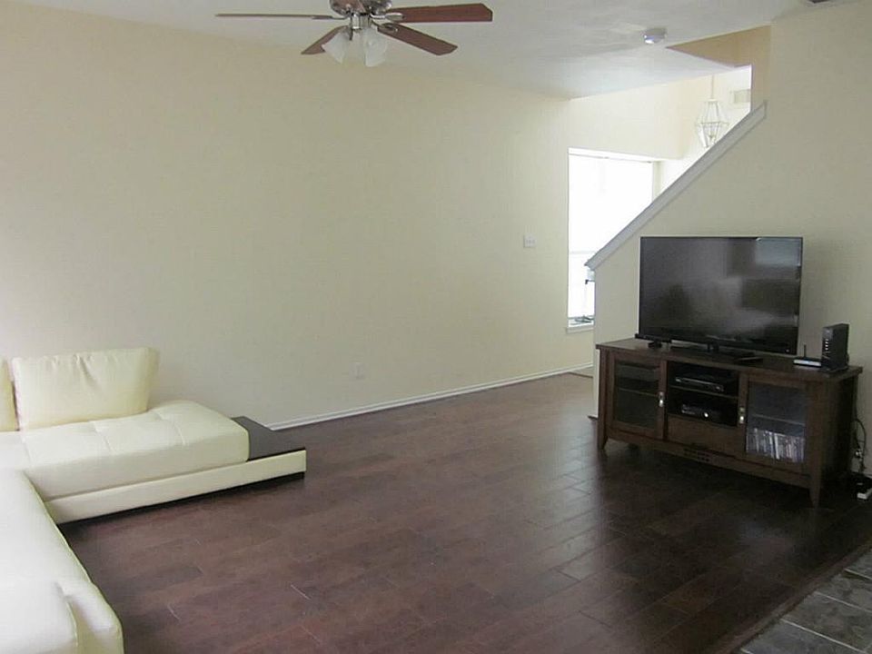 Large den with plenty of natural light