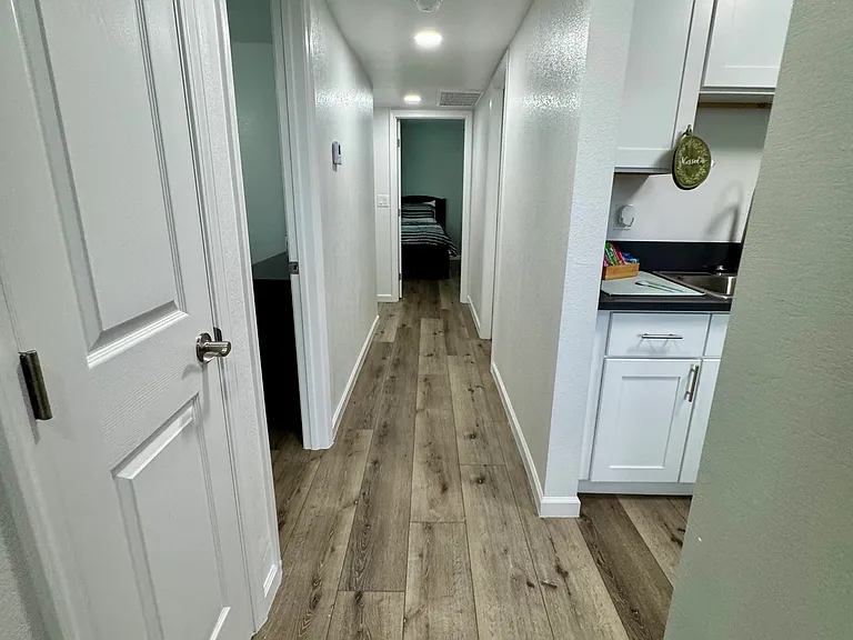 Maple Palace Luxury Apartments — Photo 1