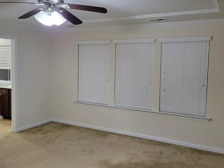 Master Bedroom/Bathroom (Upstairs)