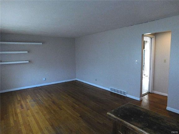 4th image of 318 Mountainview Ave