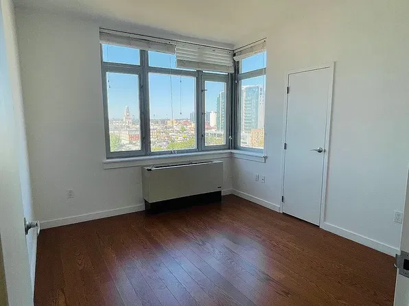 40-26 College Point Blvd #1102, Flushing, NY 11354