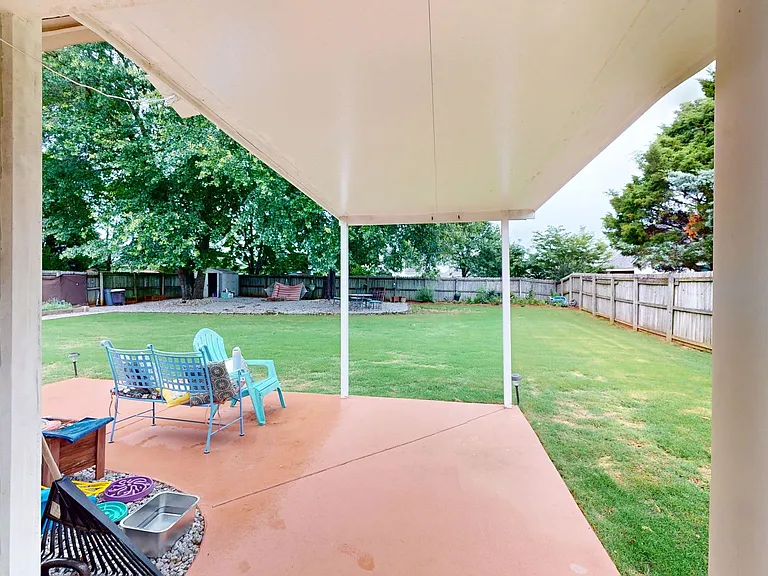 629 Linden Ln — Photo 24