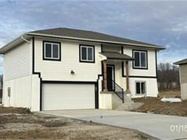 305 E 10th St, Malvern, IA 51551