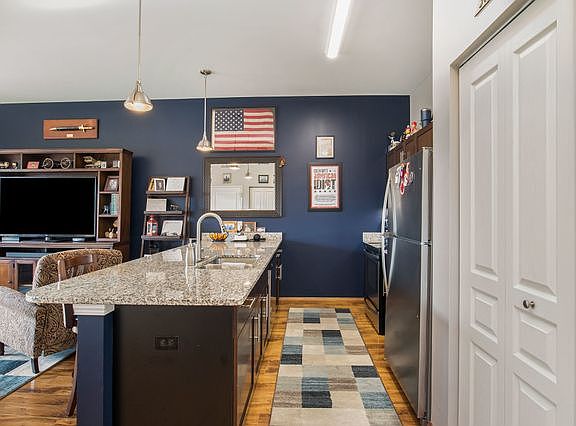 4th image of 134 N Leroy St Unit 304