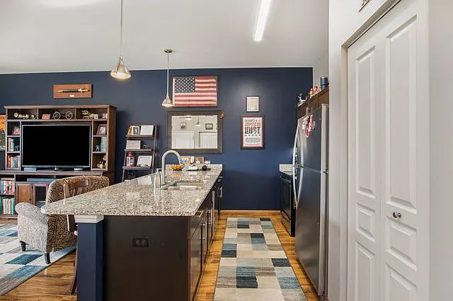 134 N Leroy St #304 — Photo 4