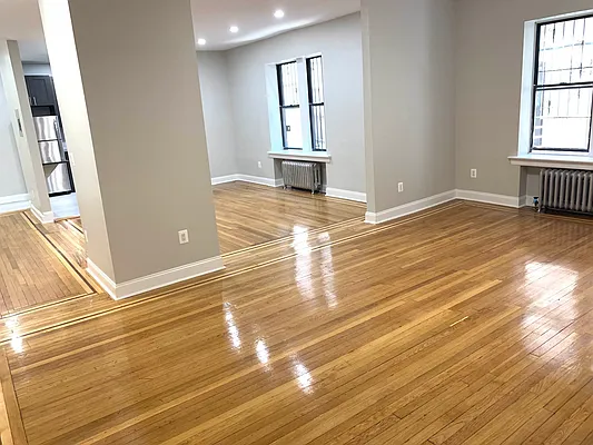 Rented by Tapiro Realty | media 8