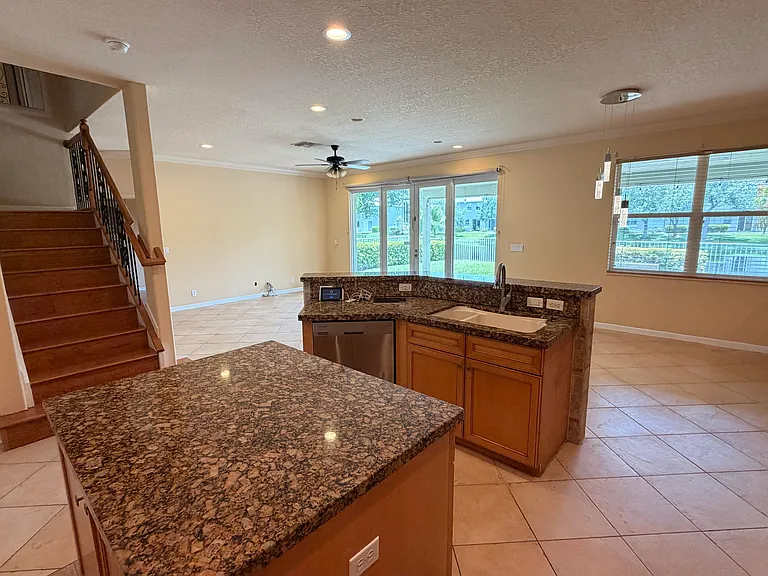 108 Kensington Way — Photo 46