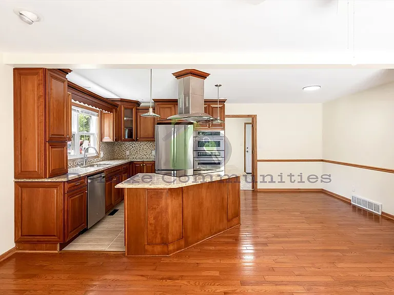 2660 Blackberry Ln NE — Photo 7