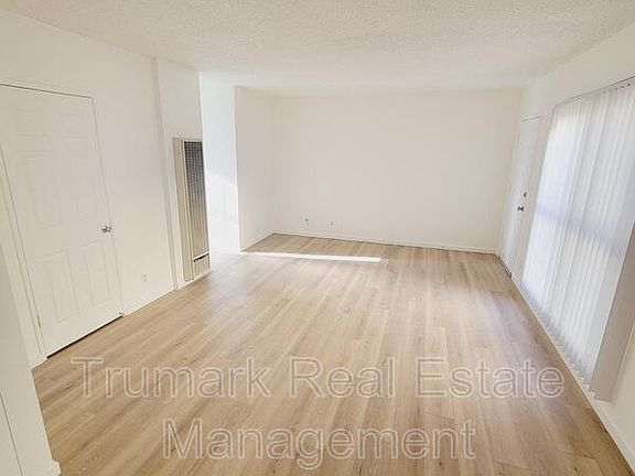 5th image of 210 W Tujunga Ave APT 12