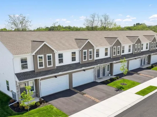 7857 Oak Brook Dr, Harrisburg, PA 17112
