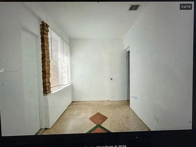9065 Harding Ave #D2 — Photo 9