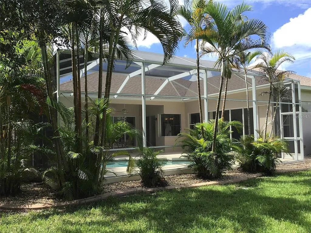 3 bed, 2.0 bath, 2584 sqft, $3,500 — Photo 4