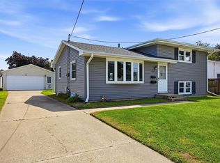 2101 Lauren Dr SW, Cedar Rapids, IA 52404