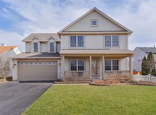 280 Sunbury Dr, St Charles, IL 60175