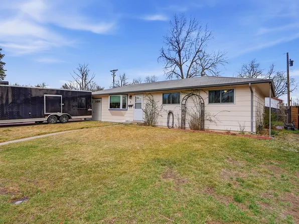 8 Elizabeth Ct, Longmont, CO 80501